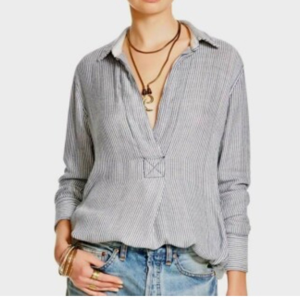 Free People Size XS Black and White Textured Knit Top - Picture 2 of 8